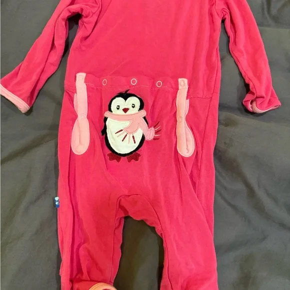 Kickee Pants Vibrant Pink Kids One Piece With Penguin - Picture 1 of 4